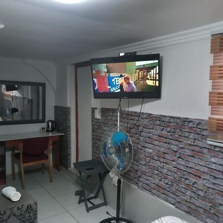 Dante Guest House อัลเบอร์ตัน ภายนอก รูปภาพ