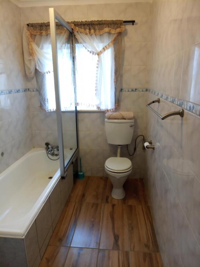 Dante Guest House อัลเบอร์ตัน ภายนอก รูปภาพ