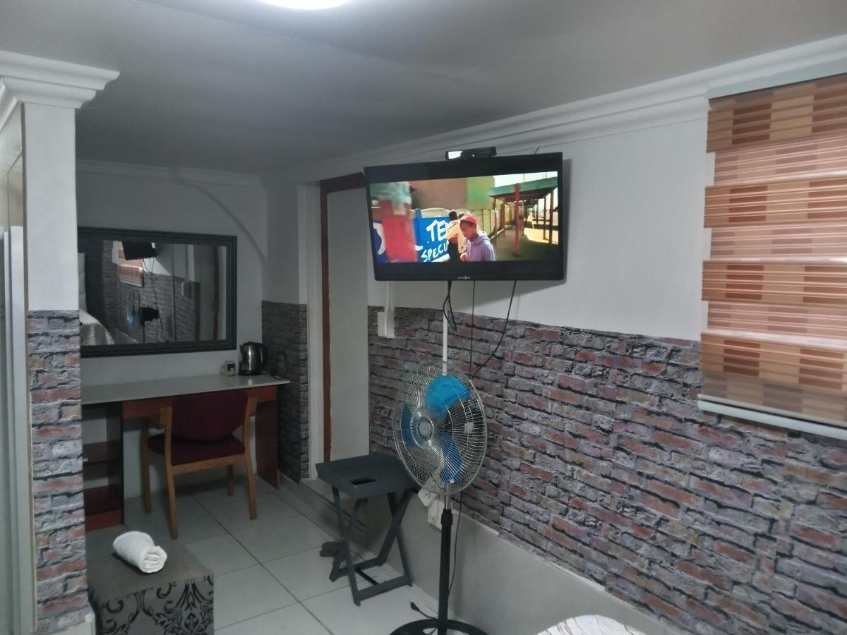 Dante Guest House อัลเบอร์ตัน ภายนอก รูปภาพ